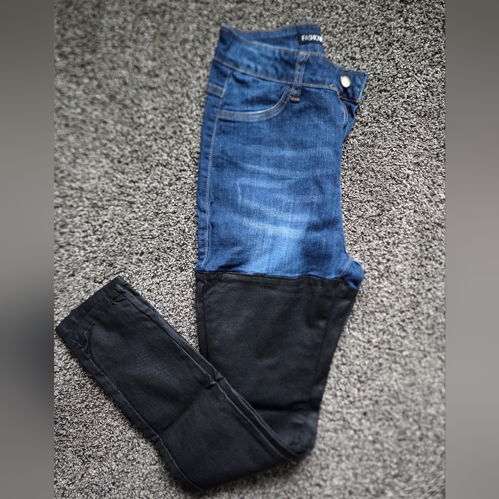 Fashion Nova High Rise Black and Blue Jeans - Picture 6 of 7